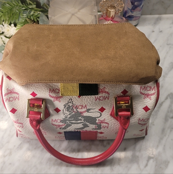 MCM Vicetos Princess Lioness Boston Leather & Suede Bag EUC - Picture 10 of 12